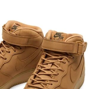 Nike Air Force 1 High Tops - Brown